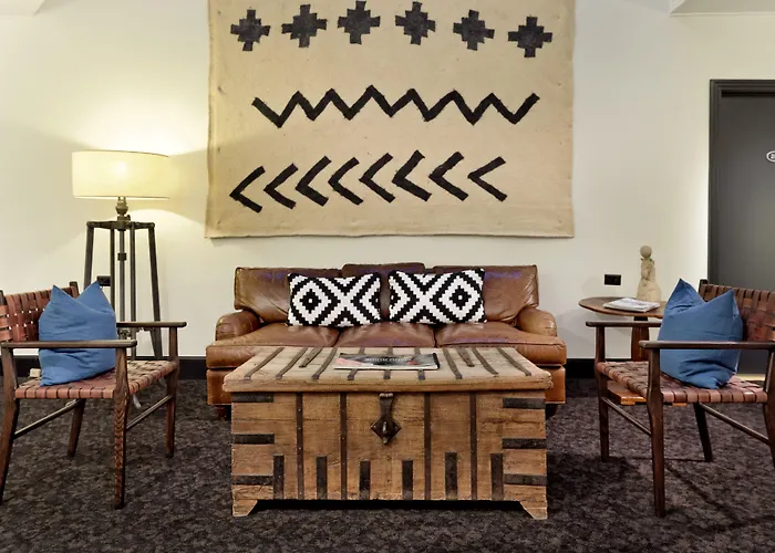 Independence Square Lodge By Frias